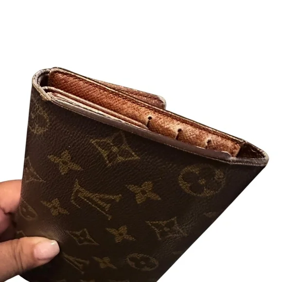 Louis Vuitton Brown Long Wallet – Pre-Loved, Needs Interior Care - Picture 15 of 15